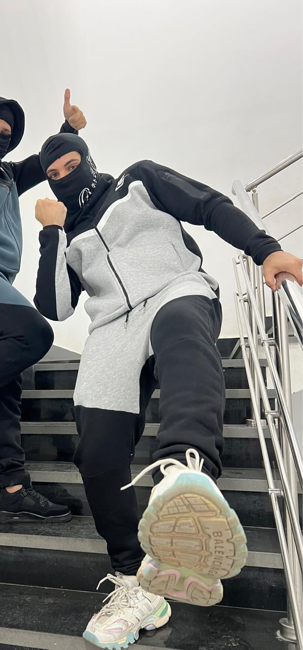 Nike tech