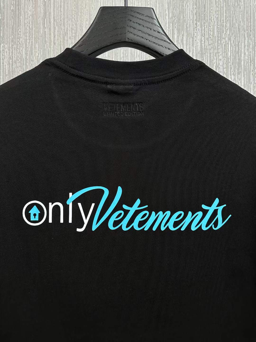 Only Vetements T-shirt