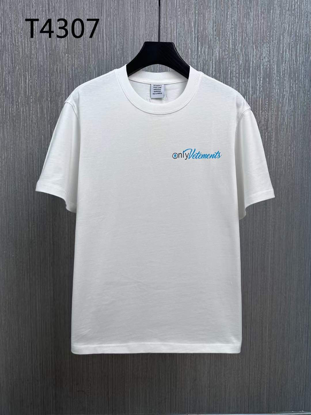 Only Vetements T-shirt